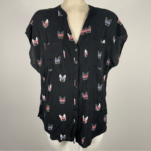 ❤️ Torrid Black Button Down Shirt with Bulldog Print - Picture 1 of 9